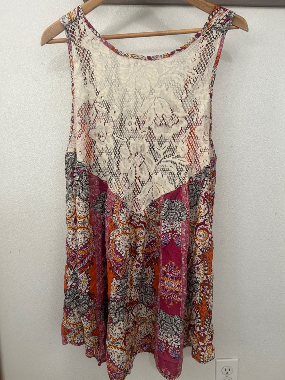 Free People Intimately Cream Lace Yoke Paisley Tank — Magenta & Orange size m